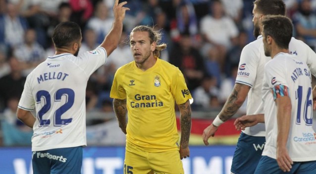 Álvaro Jiménez podría jugar con el Tenerife el derbi de la Copa