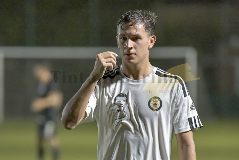 "Entre Isidro y yo creamos para el Arucas una banda derecha muy atacante"