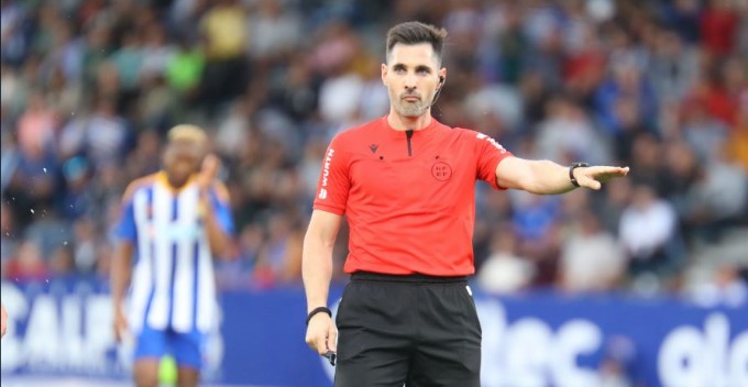 El árbitro del Toralín, en el Teruel-Las Palmas de Copa