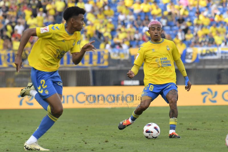 Araujo 'se despista' con una tarjeta