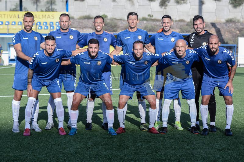 Comienza la Liga del grupo canario con inquietud por arriba y por abajo