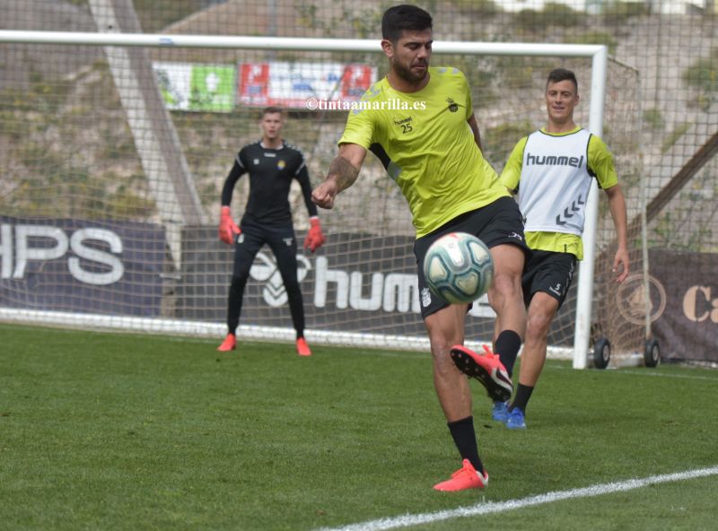 "Creemos en Mel, su renovación sería una buena noticia"