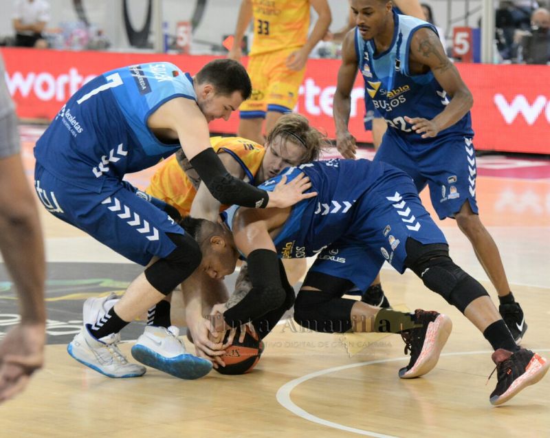 Balcerowski, elegido tercer mejor pívot joven de la ACB