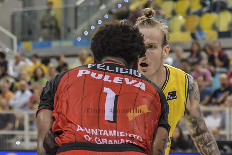 El Canarias acudirá al derbi por delante del Gran Canaria