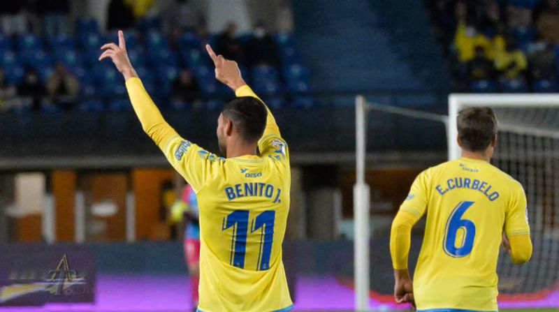 El aldeano Benito se hace centenario