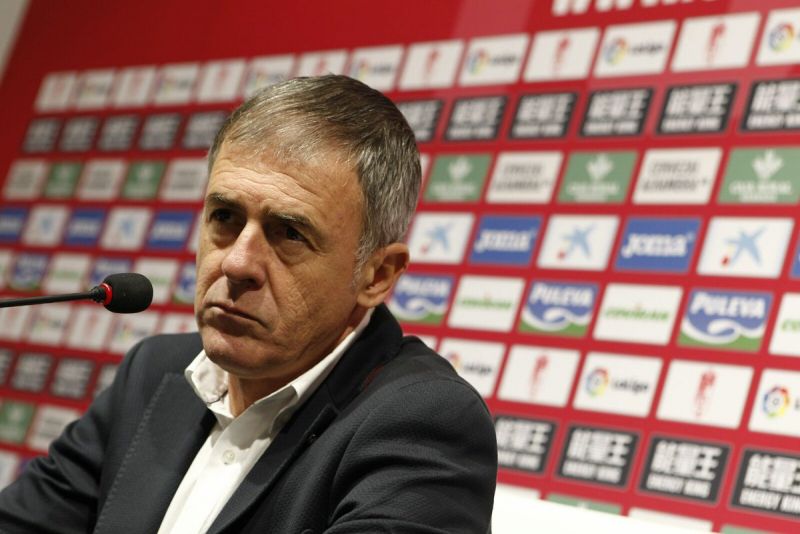 Alcaraz pide a los jugadores del Granada que 'hablen' ante la UD