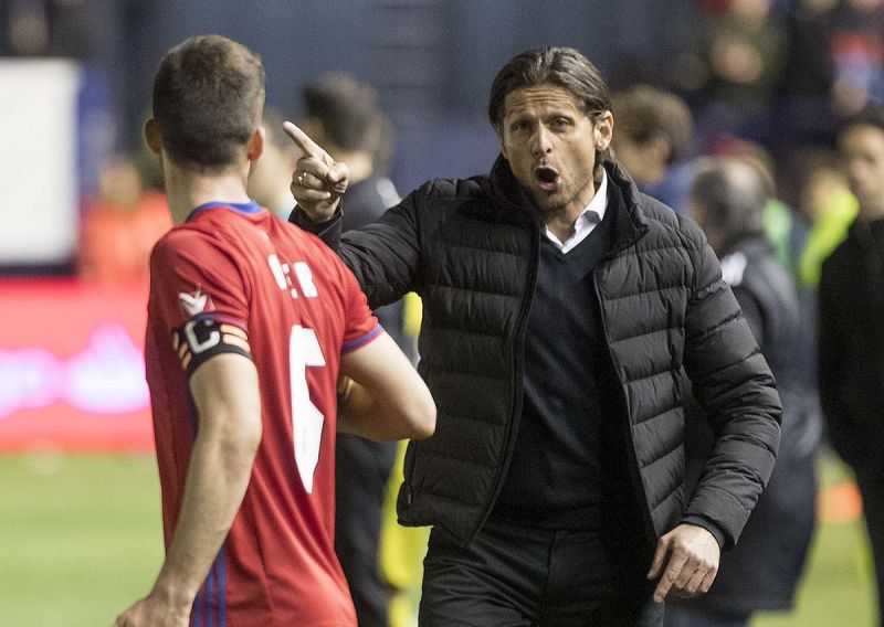 Osasuna ratifica al técnico antes de viajar a Gran Canaria