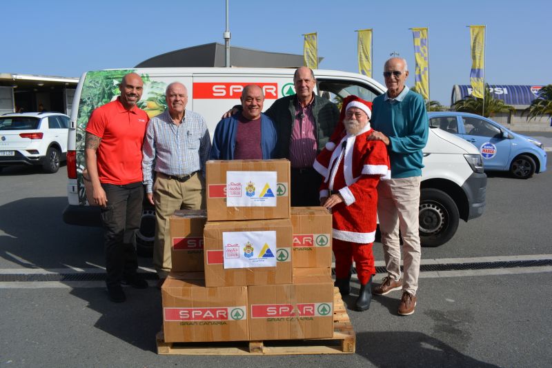 Los Ex jugadores de la UD colaboran con 'Por un cacho de turrón'