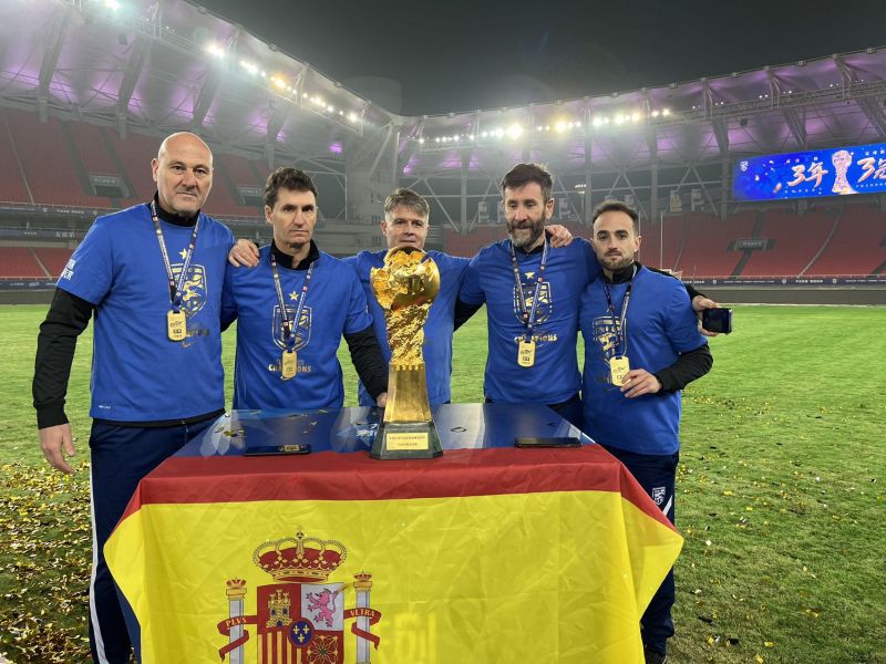 Un ex técnico de la UD celebra el título de la Superliga de China