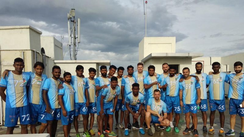 Tres ex amarillos en India