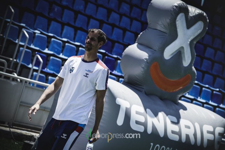 Oltra avanza sus 20 elegidos para el derbi