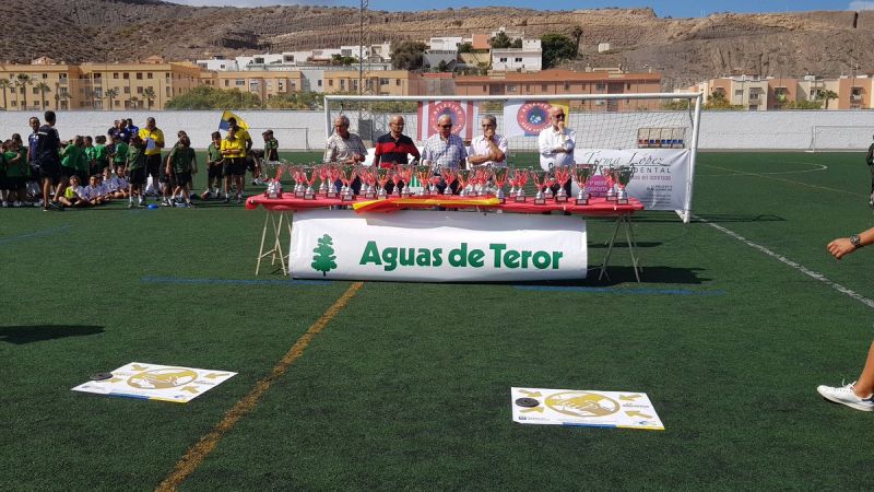 El Sanfer benjamín rehúsa a su trofeo y da la protesta a la Federación