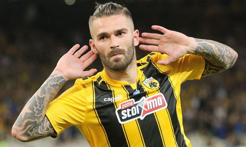 Livaja, loco por abandonar el AEK