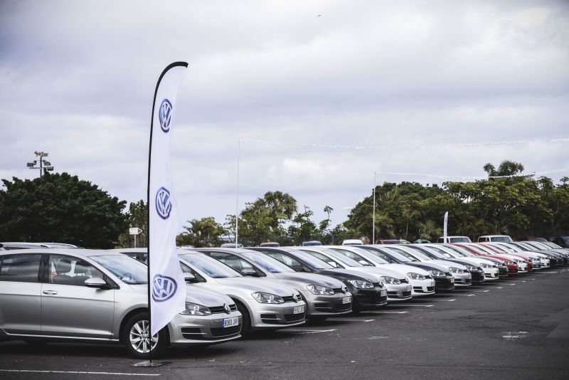 Domingo Alonso pone una flota de coches al servicio de los sanitarios