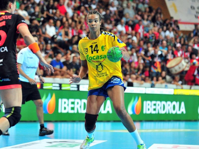 38-27: El Rocasa gana un partido clave