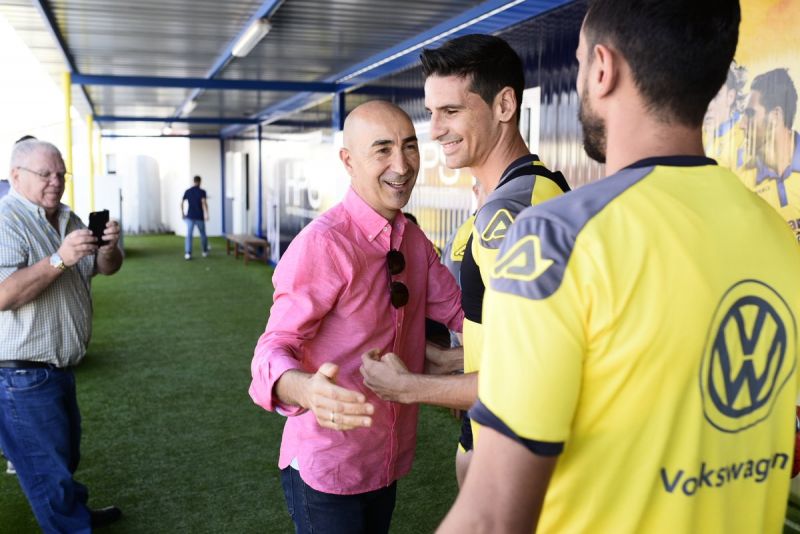 Despedida a puerta cerrada