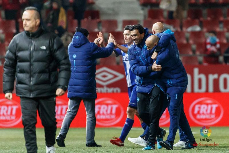 Abelardo debuta en el Alavés con una emotiva remontada