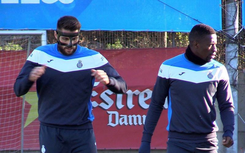 David López, con fractura de tabique nasal, viaja a la isla