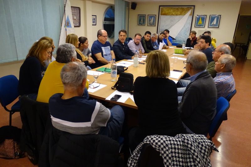 Mesa redonda en busca de ideas y mejoras