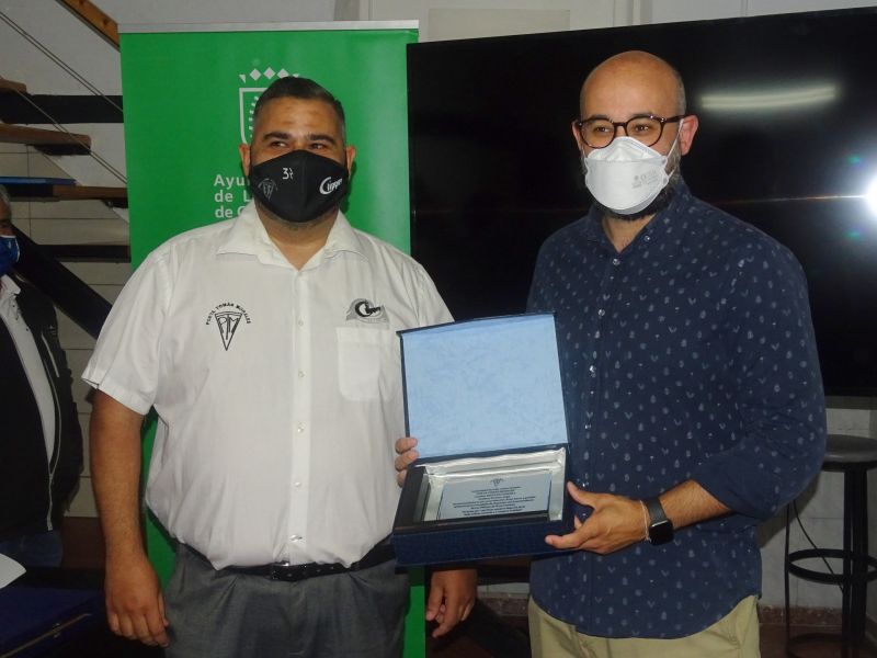 Aridany Romero, socio de honor del Poeta Tomás Morales