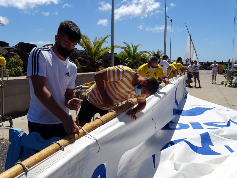 El viento impide la primera jornada de los botes
