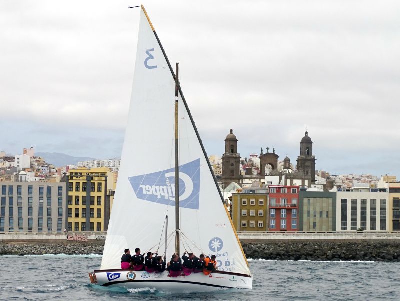 Cinco botes líderan el grupo A; Tomás Morales, el B