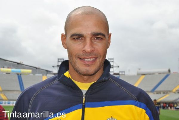 "El jugador de Tenerife es menos reticente a la hora de irse a la UD"