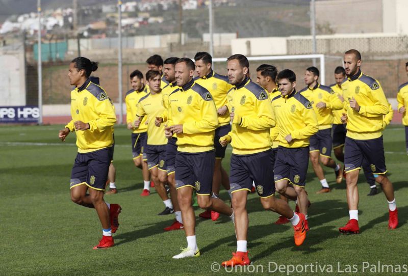 Jémez reclama a Parras y Erik para cubrir bajas