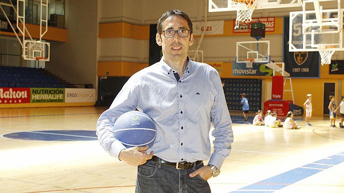 Estudiantes prolonga tres años al grancanario Villar como director deportivo