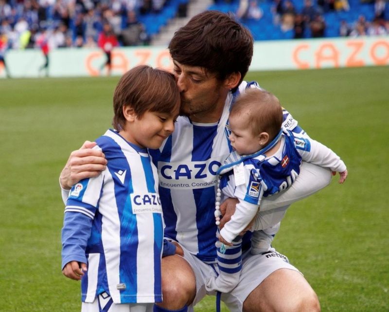 Silva valora sus 900 partidos y la posible renovación con la Real