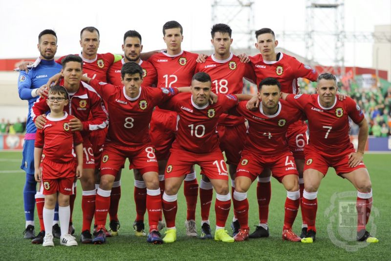 De Barr, observado por la UD, titular con Gibraltar