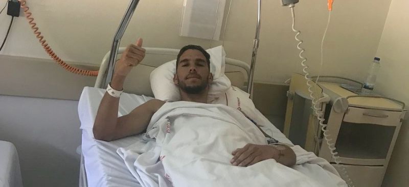 El grancanario Roberto Bolaños pasa por el quirófano