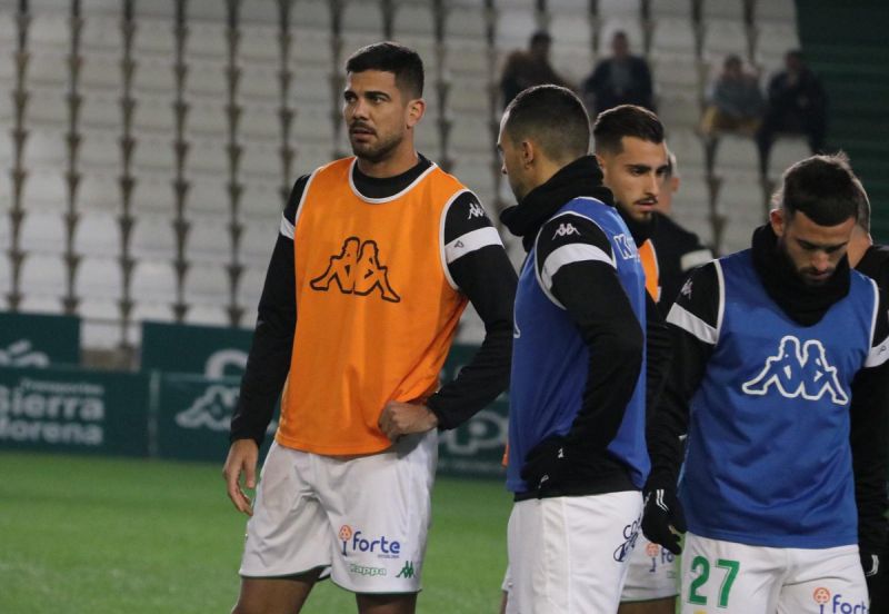Manguerazo del Córdoba al calentamiento de la UD