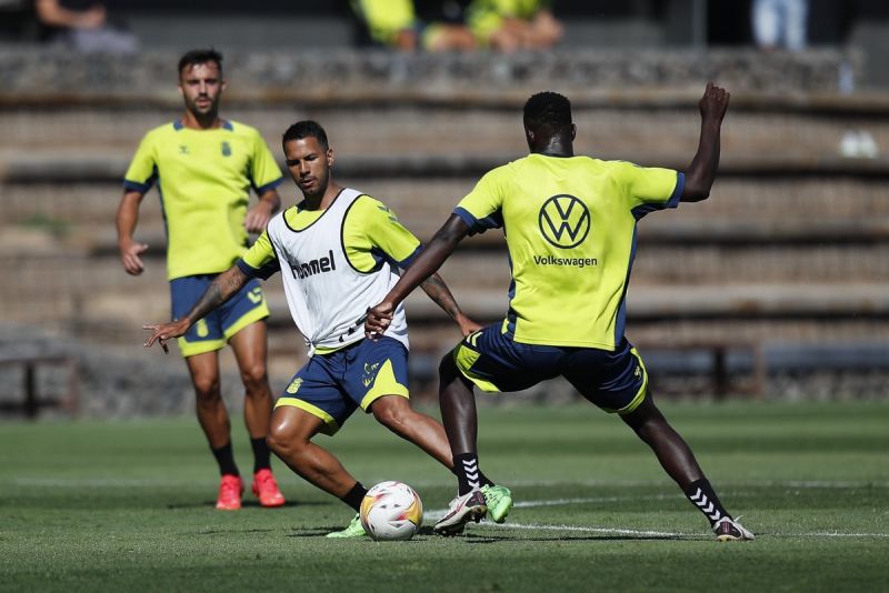 Jonathan Viera se deja ver con Las Palmas C