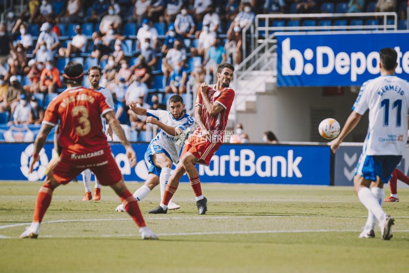 2-0: El Tenerife acaba con la racha de la Ponferradina