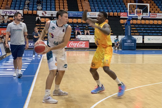 67-72: El Granca doblega al Menorca en el último minuto
