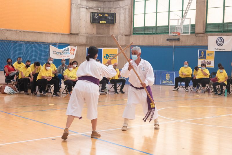 El I Campeonato de lucha del garrote adaptada reúne a 70 deportisitas