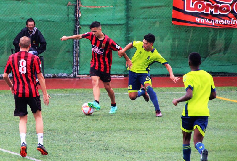U. Viera y UD juvenil igualan en el Alfonso Silva