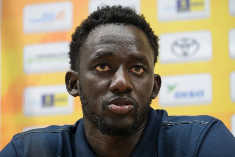 El Gran Canaria presenta a Diop y espera a un nuevo base