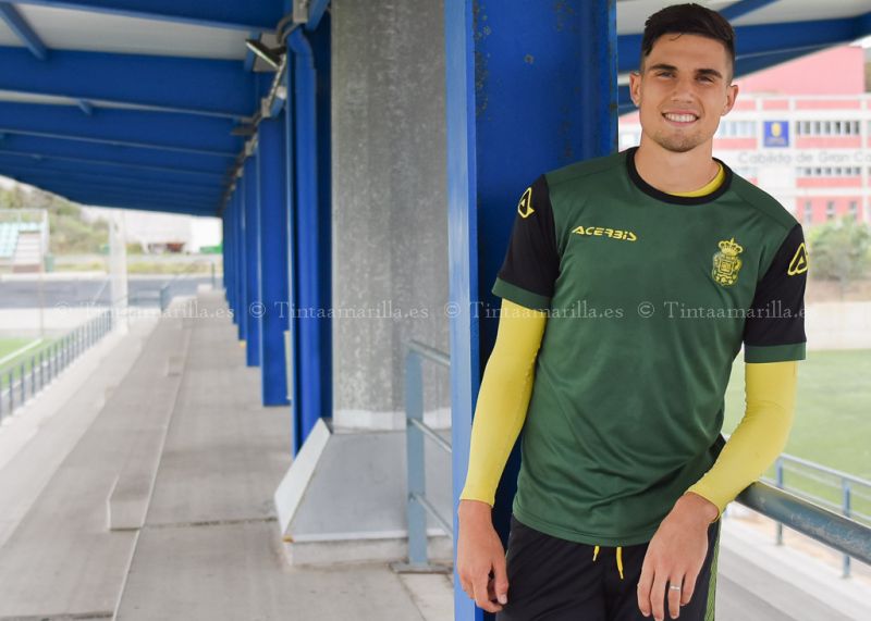 "Cabeza alta y los pies en el suelo"