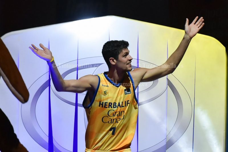 "Hay que levantarse; la segunda vuelta es apasionante"