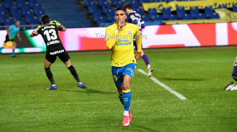 El ataque velociraptor de Claudio y Espiau