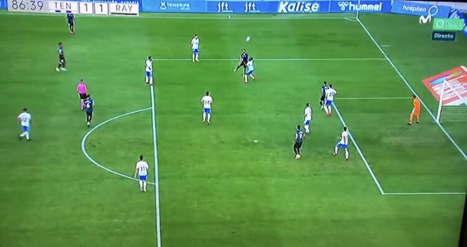 La afición del Tenerife se enfada con Roncero