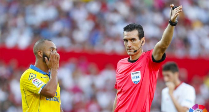 El Sevilla-UD lo dirige un árbitro que ya enojó a los amarillos en el Pizjuán