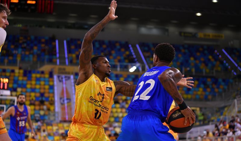64-82: El Granca recibe al Barça con flores