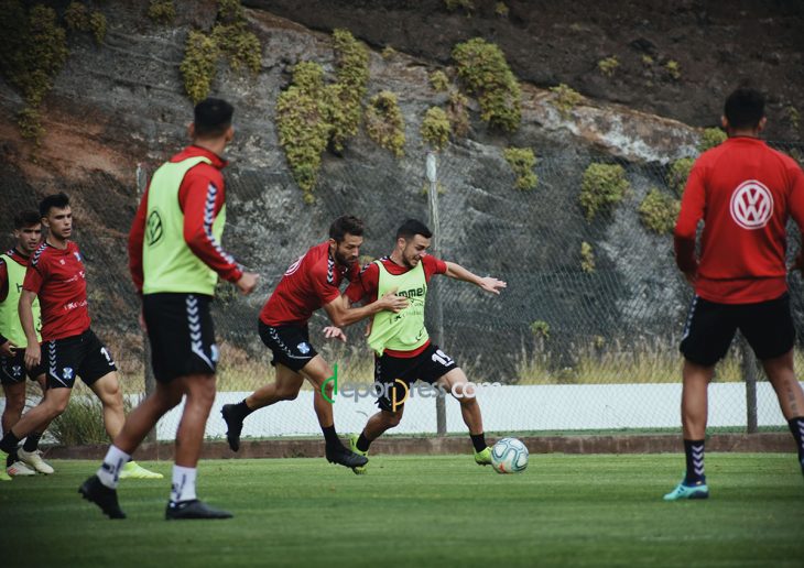 El Tenerife espera pasar el test antes del martes