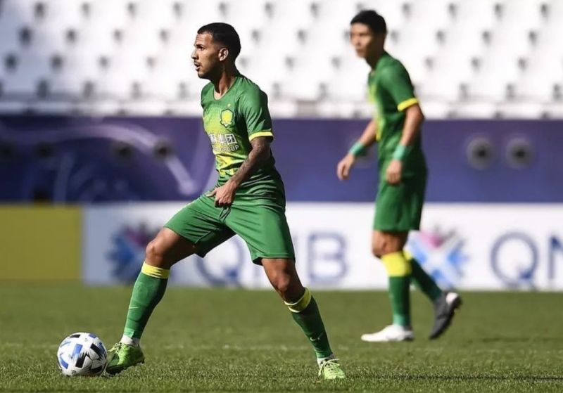 Jonathan Viera podría cruzarse con Iniesta y Samper