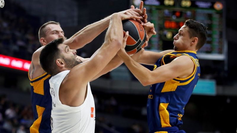 89-76: Tavares tapona la reacción del Gran Canaria