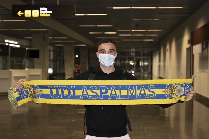Oficial: La UD Las Palmas alista de nuevo a Rober González