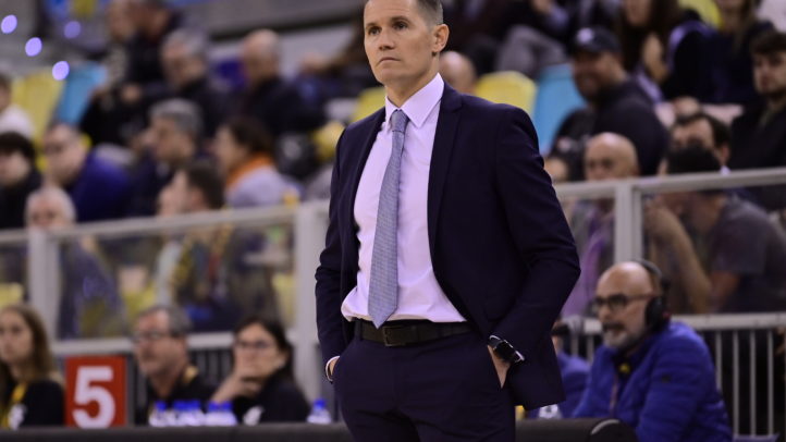 Lakovic pide cambiar la mentalidad grupal ofrecida en Tel Aviv